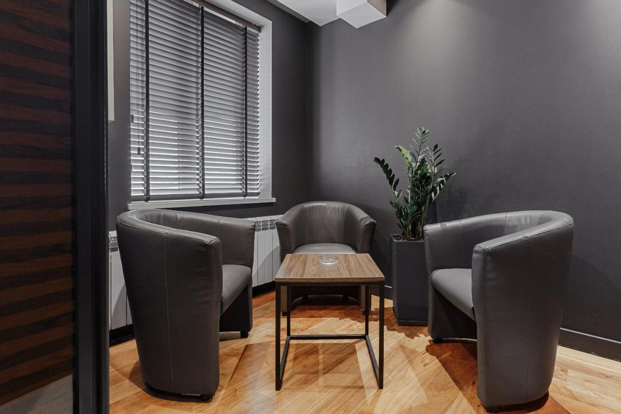 Uno Design Hotel 4*