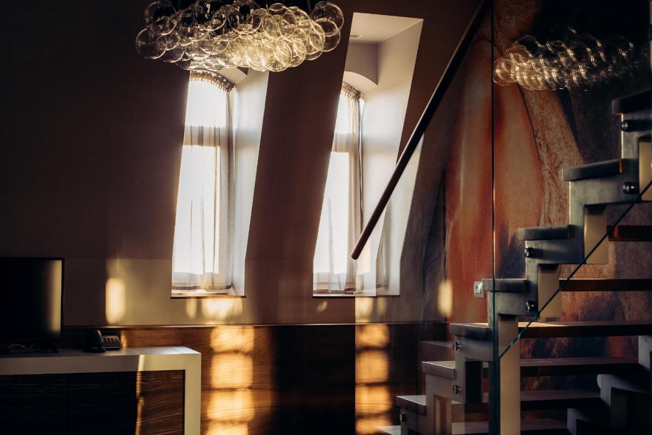 Otel Uno Design